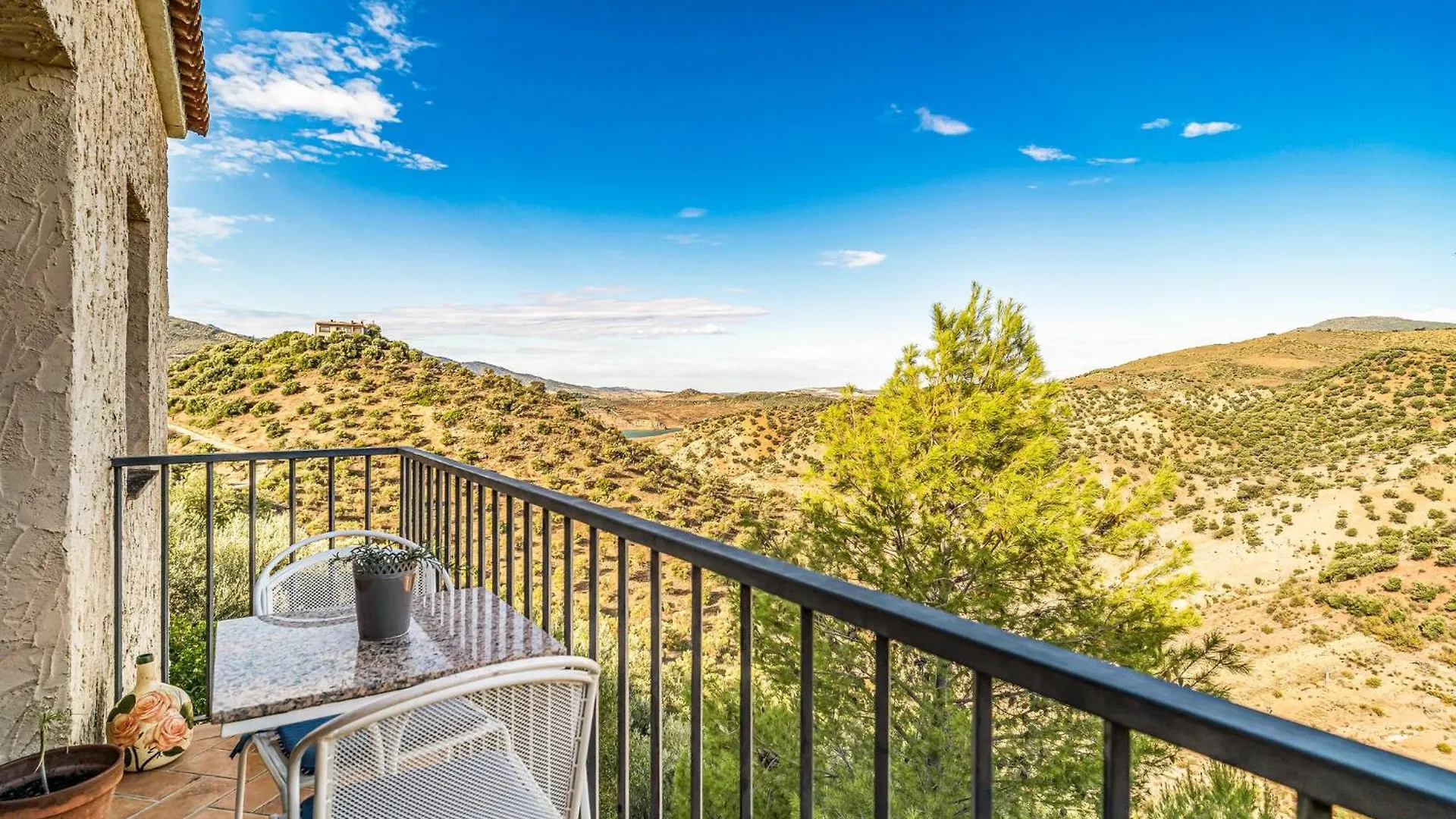 2 Bedroom Beautiful Home In El Gastor Holiday home