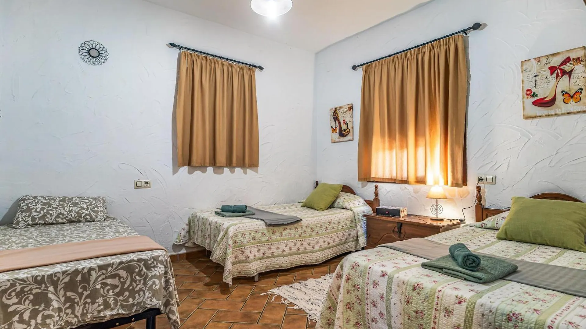2 Bedroom Beautiful Home In El Gastor